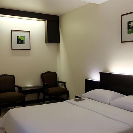 Hotel Synsiri Ladprao 130 à Bangkok Extérieur photo